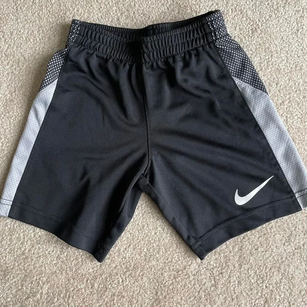 Kid's Nike Bundle, Medium Navy Shirt and XS Black Shorts‎